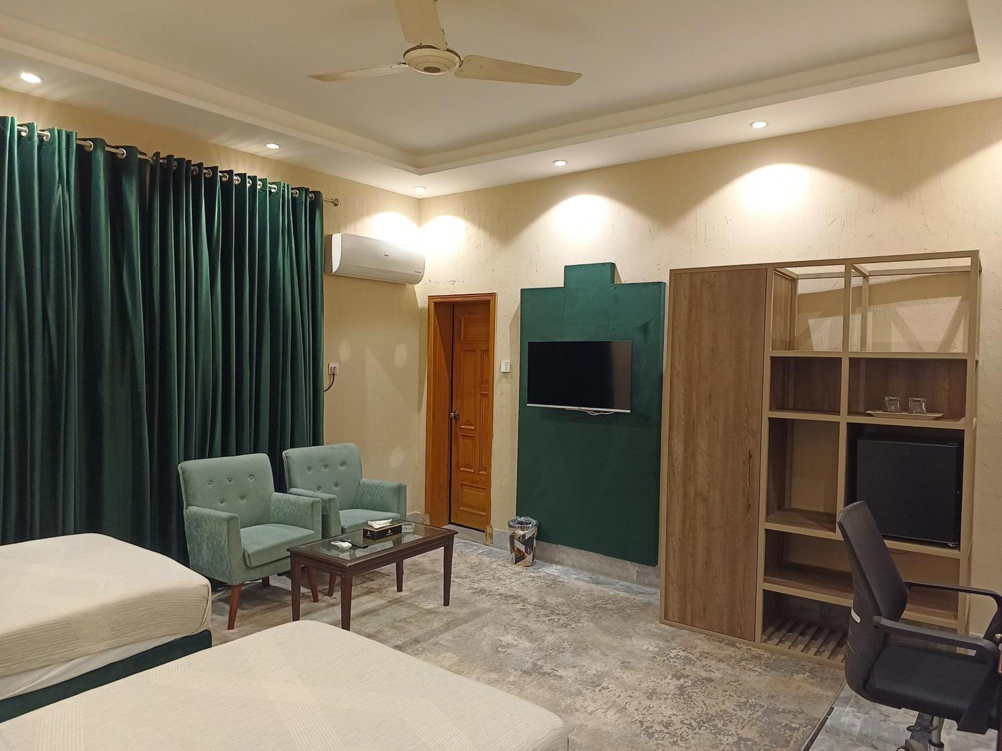 Vip Express Hotel Peshawar Ngoại thất bức ảnh