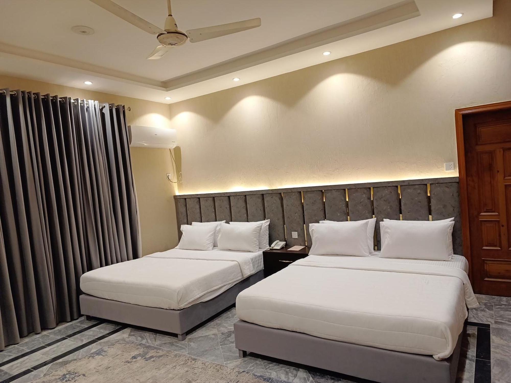 Vip Express Hotel Peshawar Ngoại thất bức ảnh