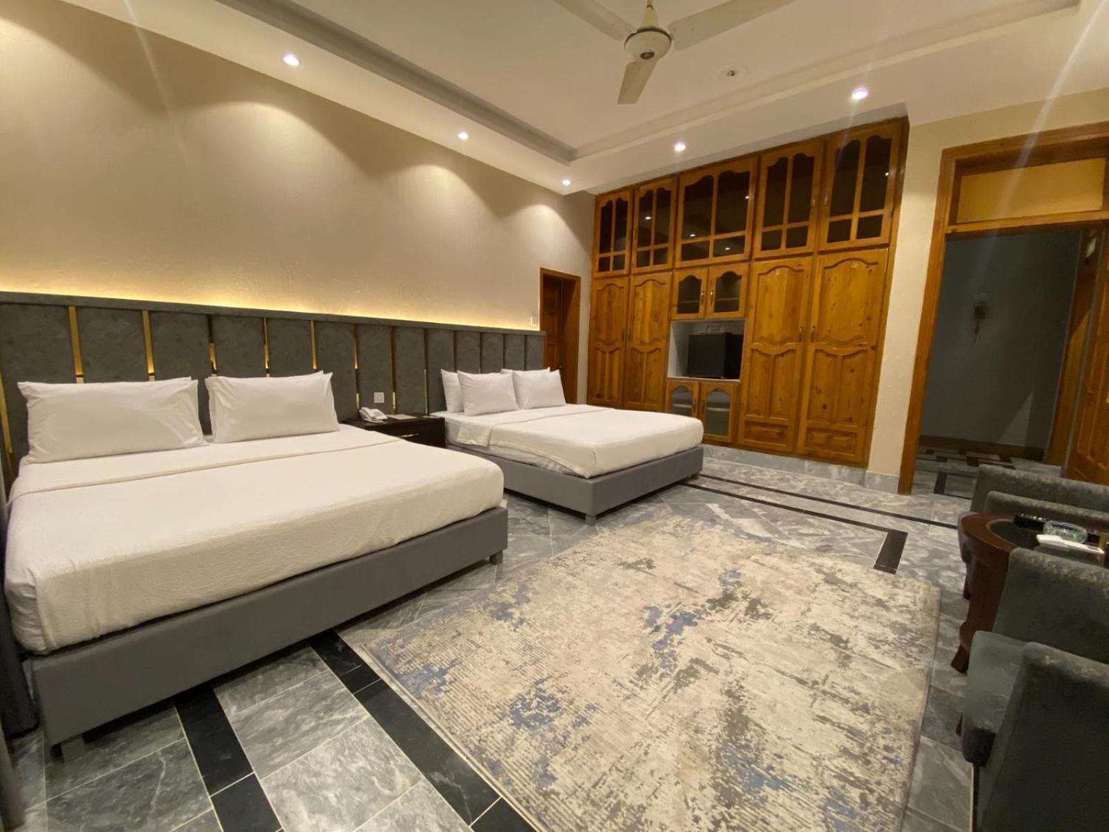 Vip Express Hotel Peshawar Ngoại thất bức ảnh