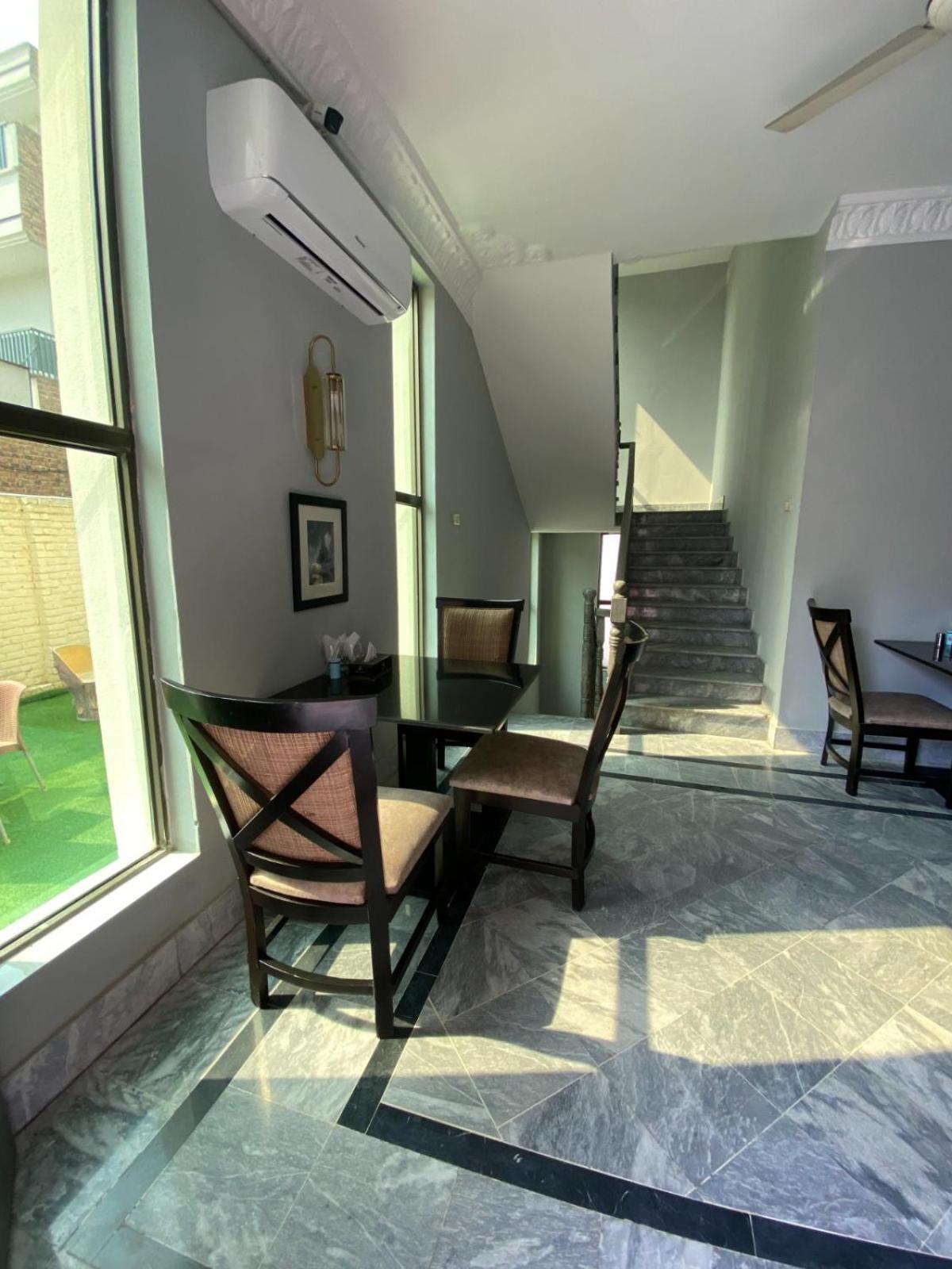 Vip Express Hotel Peshawar Ngoại thất bức ảnh