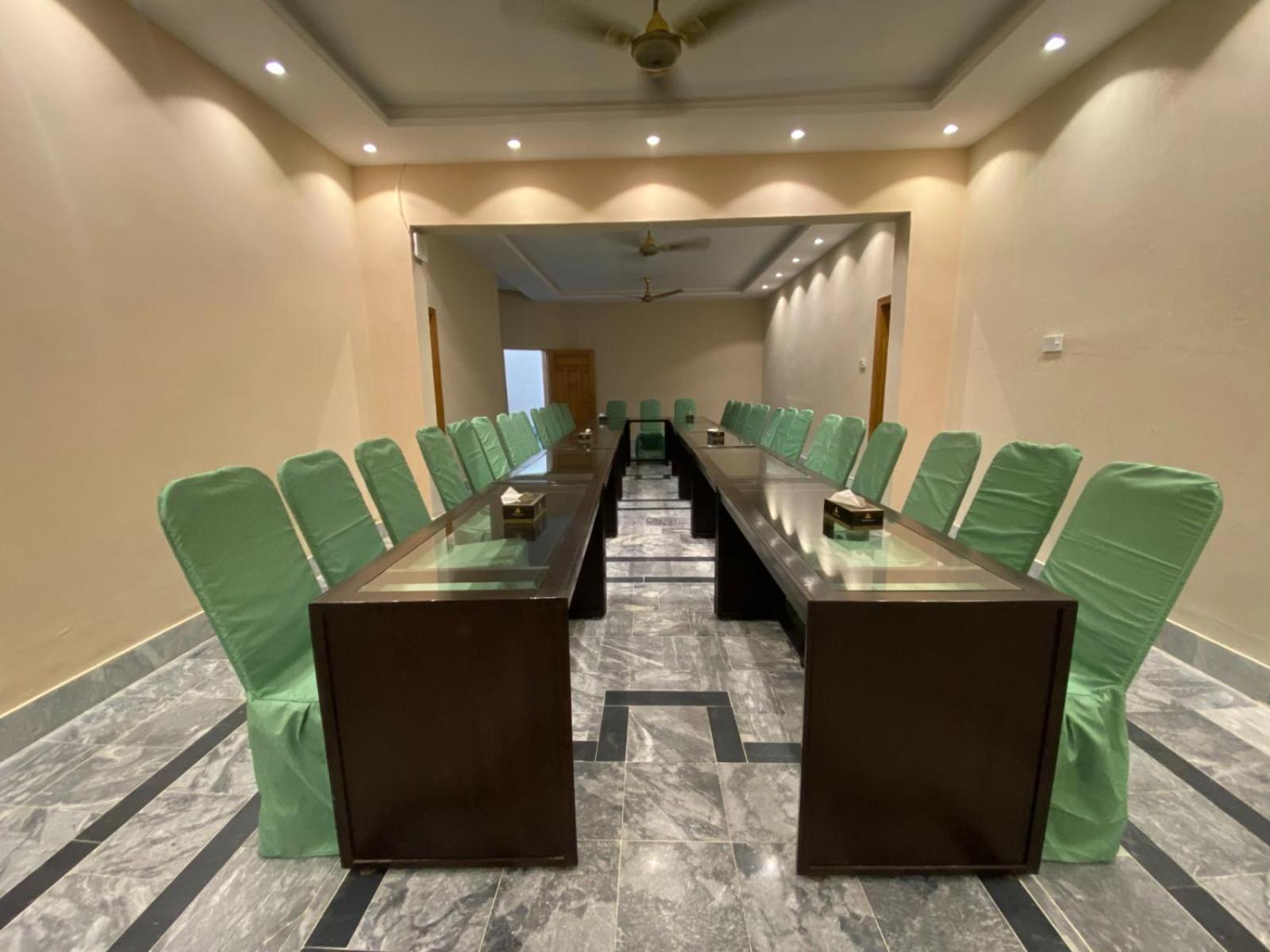 Vip Express Hotel Peshawar Ngoại thất bức ảnh