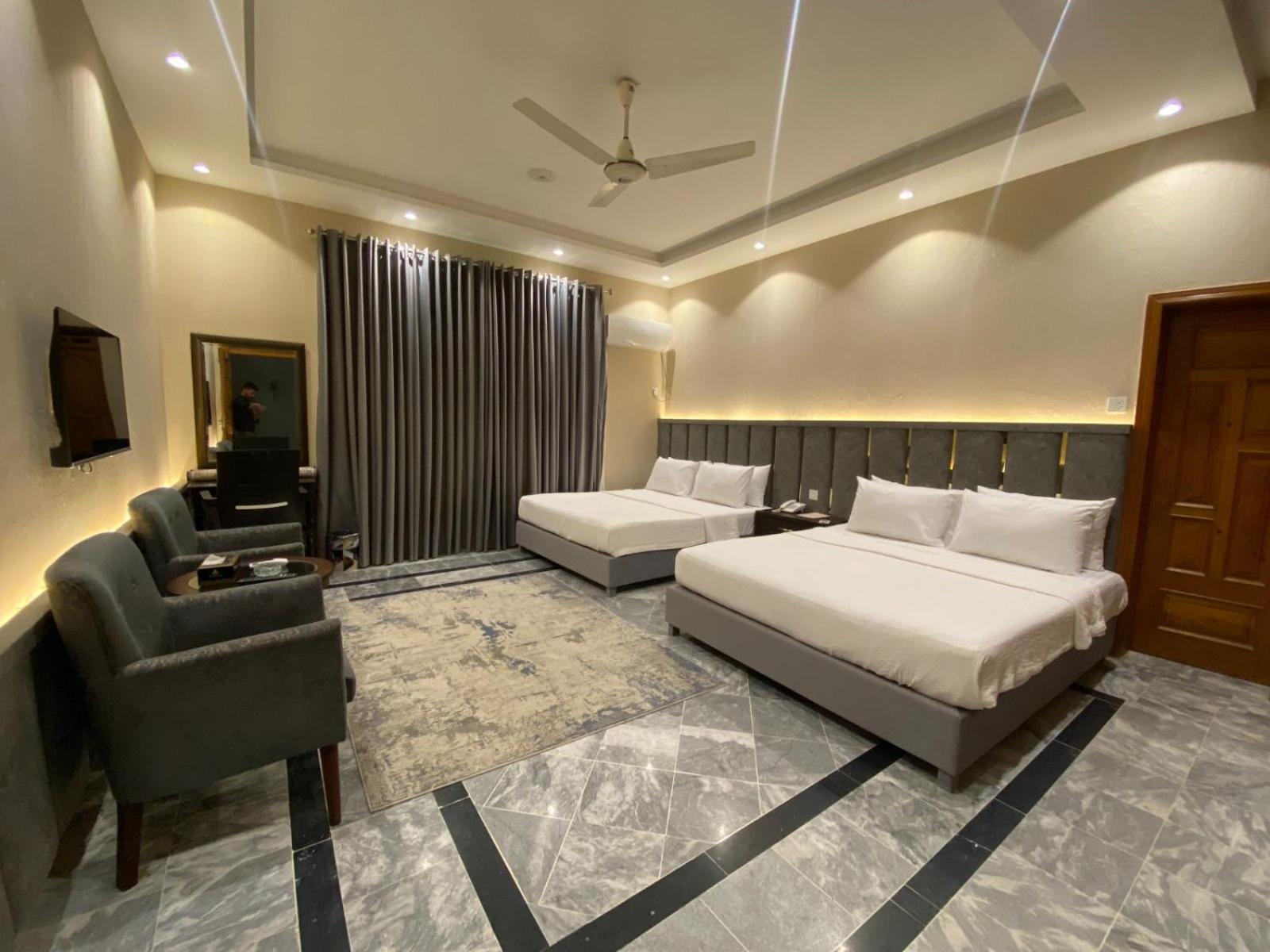 Vip Express Hotel Peshawar Ngoại thất bức ảnh