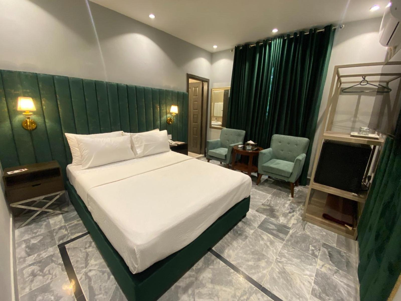 Vip Express Hotel Peshawar Ngoại thất bức ảnh