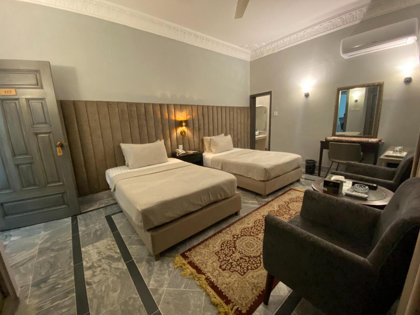 Vip Express Hotel Peshawar Ngoại thất bức ảnh